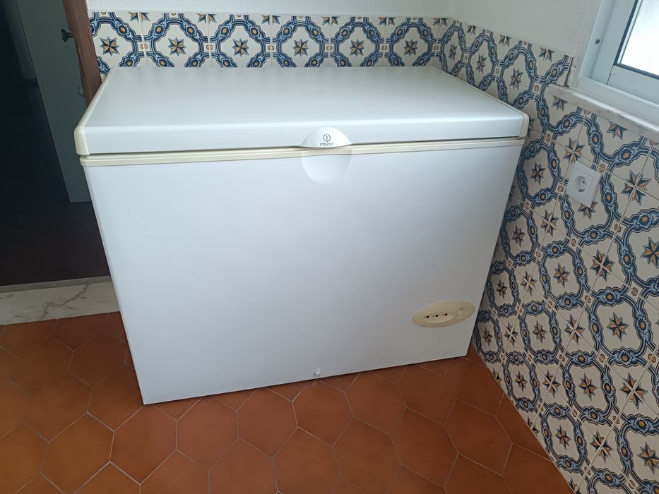 Vendo arca como nova impecável