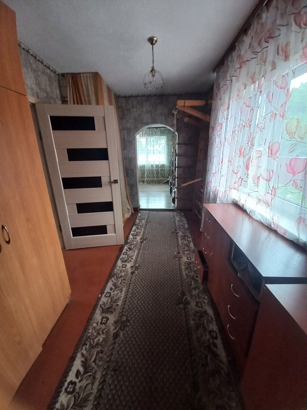 Гарний будинок не далеко від центру