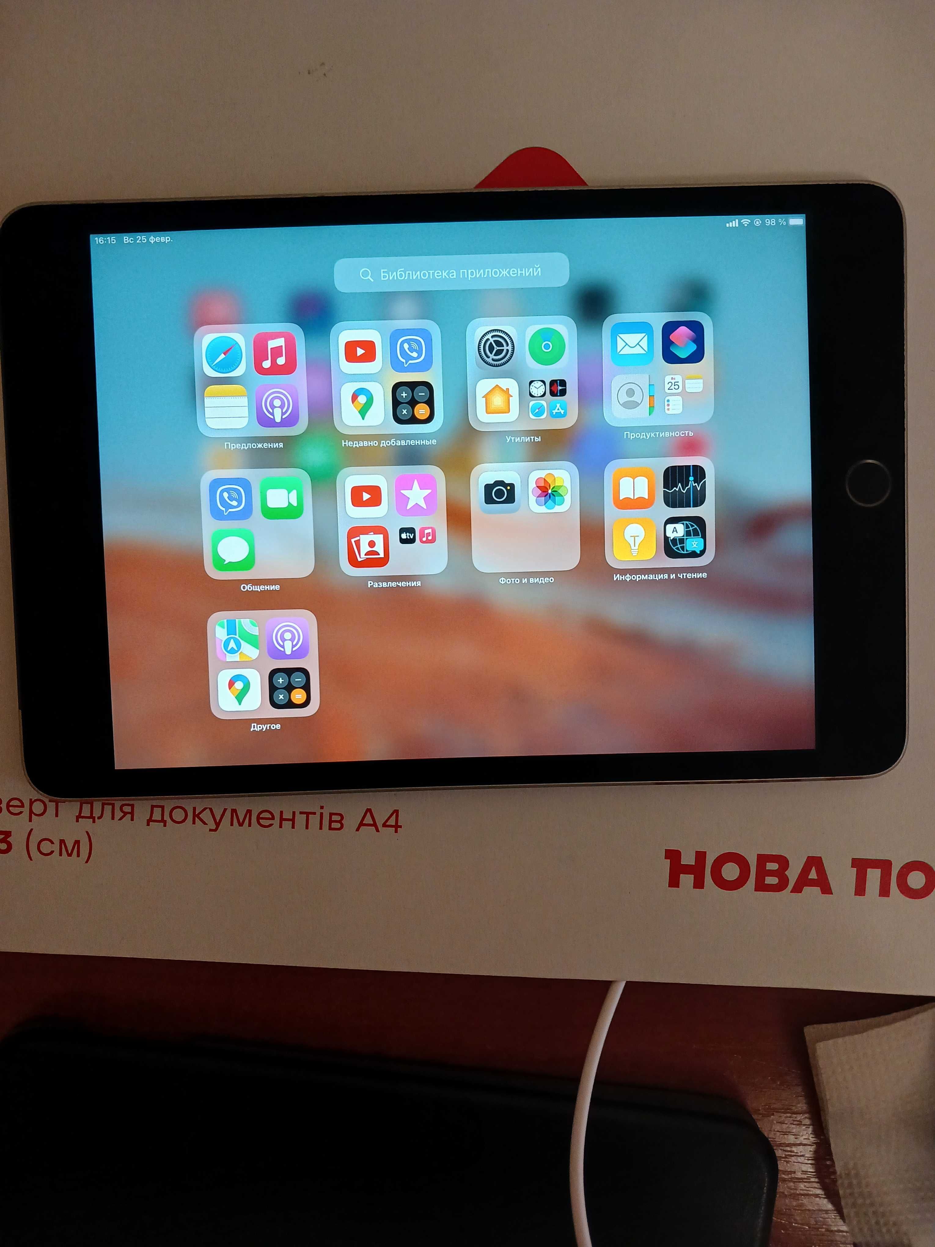 Планшет iPad 4 mini