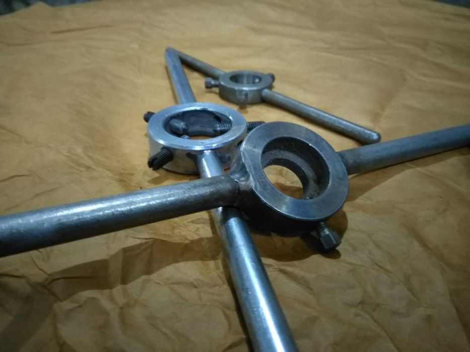 Держатели лерок плашкодержатель вороток плашек леркодержатель тримач