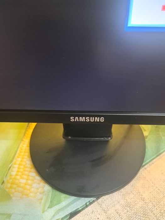 Monitor Samsung 22 cale 100% sprawmy  stan bardzo dobry