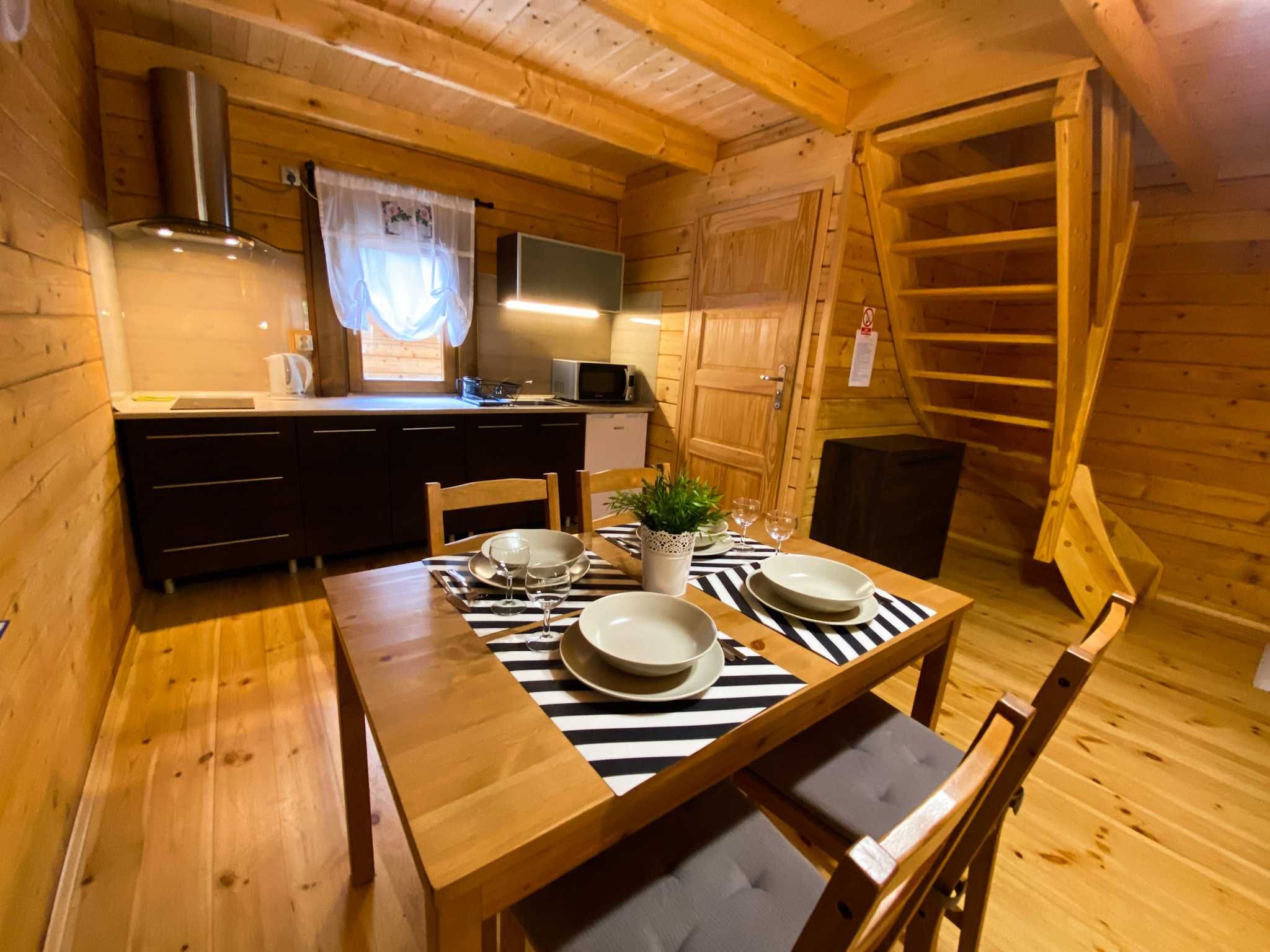 Domki z bali, pokoje gościnne Deluxe z klimatyzacją , balia z jacuzzi