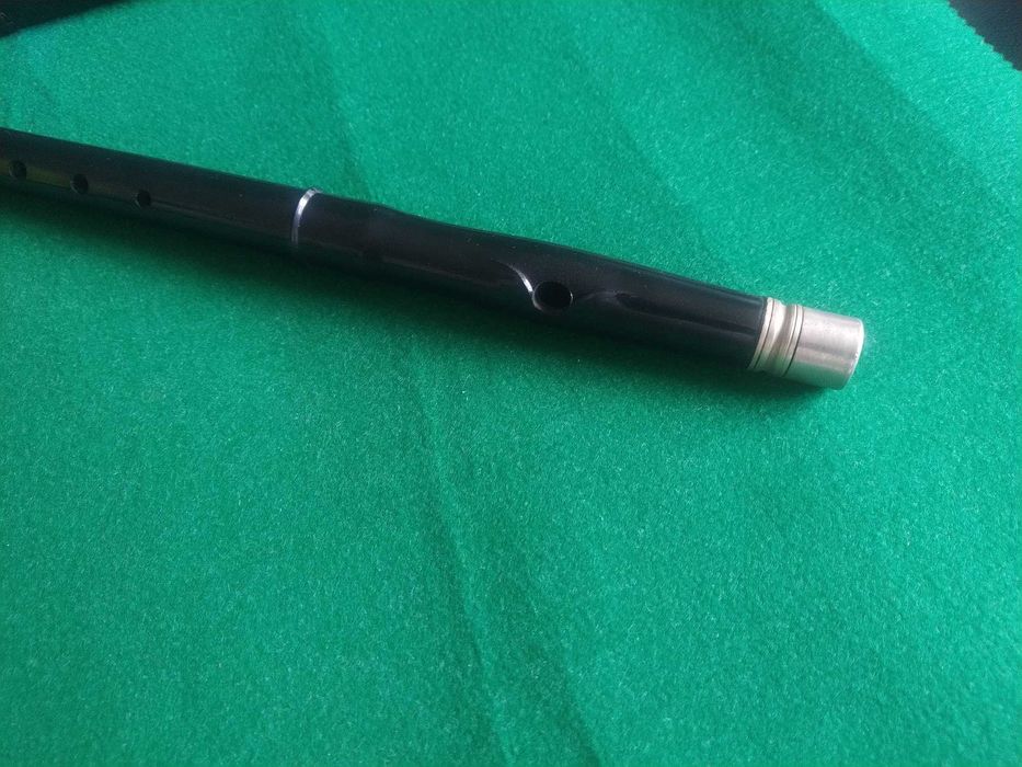 Antiga flauta transversal de marcha, ou de tambor