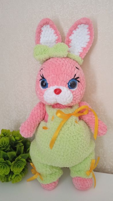 Зайка в комбинезоне.Ручная работа.