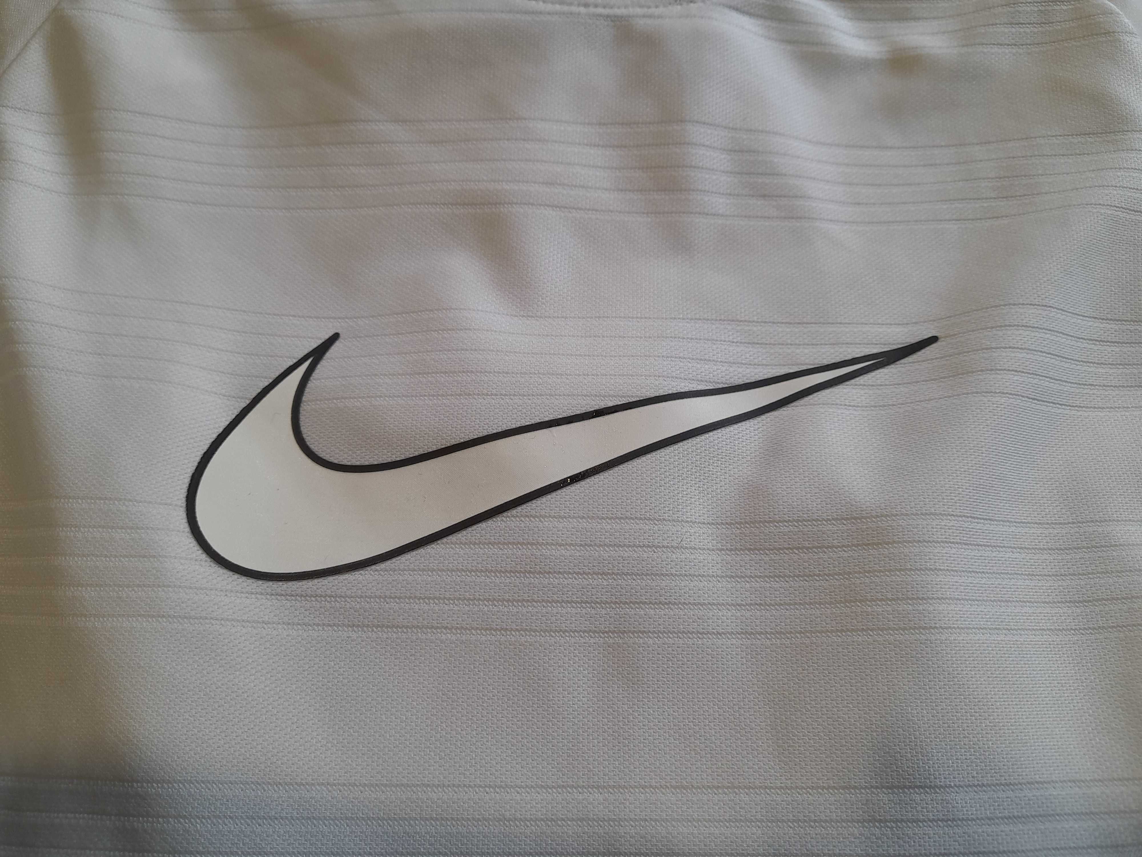 Nike tshirt 13-15 lat kolor bialy logo