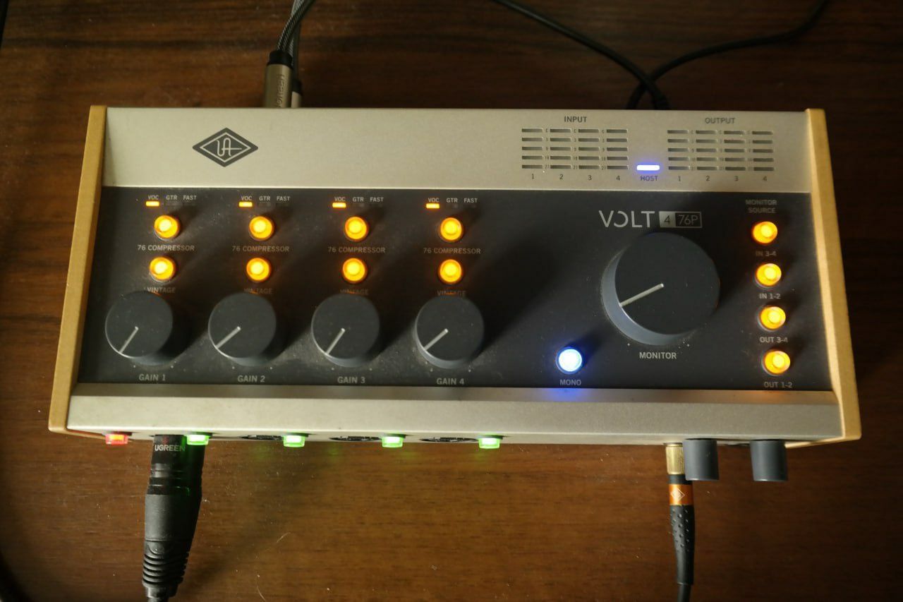 Звукова карта Аудіоінтерфейс Universal Audio volt 476p