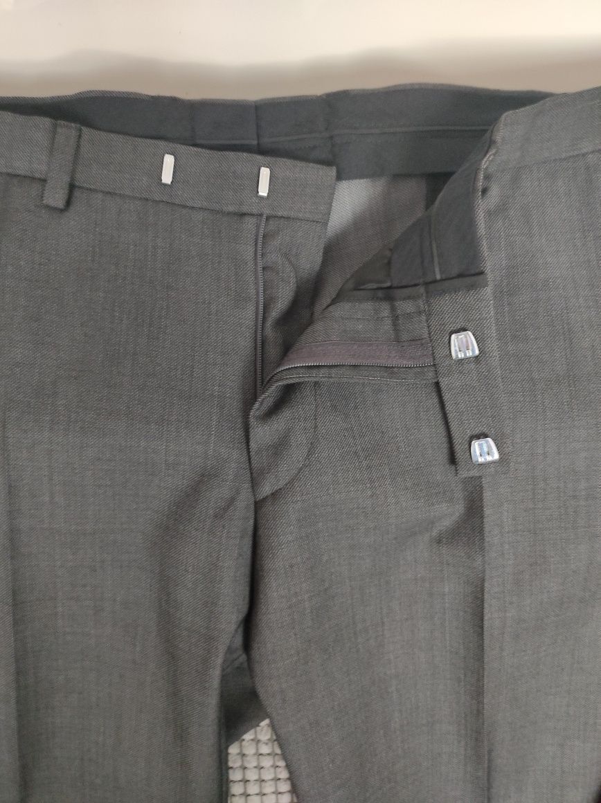 Spodnie męskie firmy Digel rozmiar 176/108.