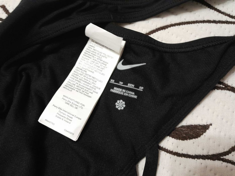 Купальник женский, размер XS, фирмы Nike