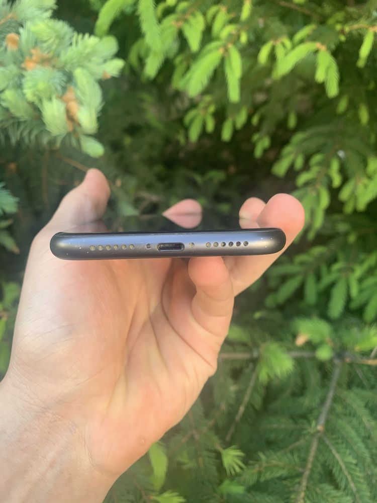 Apple iphone 11 Черный - в Днепре