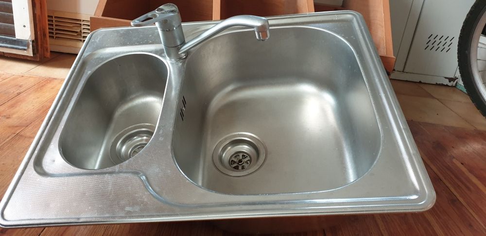 Zlewozmywak dwukomorowy  50x60 wraz z baterią