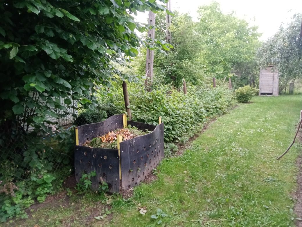 Sprzedam działkę ROD z domkiem i drzewkami