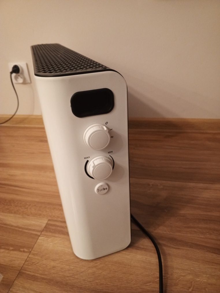 Grzejnik konwektorowy 2000W GRATIS