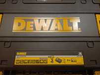 Nowa24r oryginalna wkrętarka z udarem  DeWalt dcd796p2  czechy