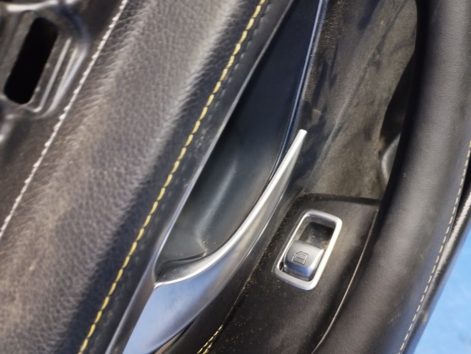 Обшивка двері задньої лівої Мерседес АМГ Е63 AMG E63 S Карта