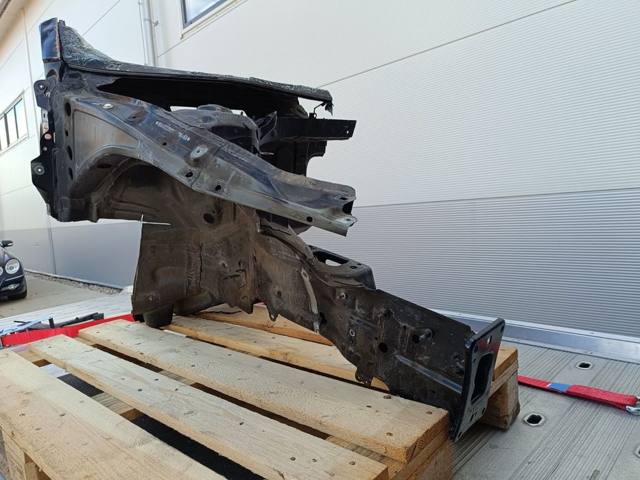 Audi A3 8V Sportback podłużnica prawy przód