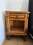 Móvel de apoio mesa de cabeceira para restauro
