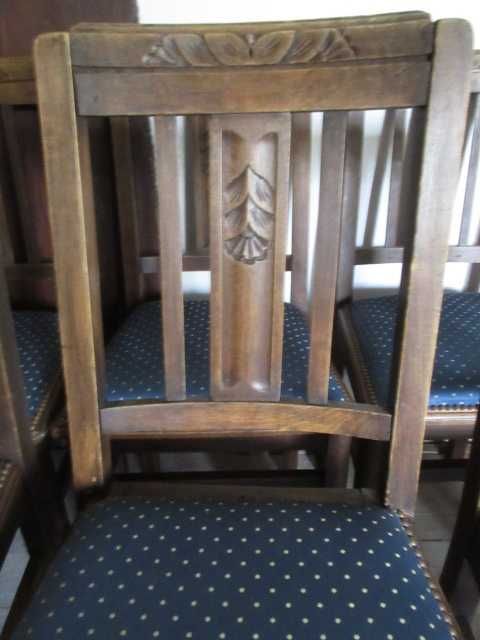 Stare zabytkowe poniemieckie dębowe krzesła po renowacji