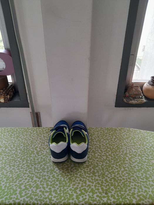 Vendo Sapatilhas de Criança muito bonitas como novas