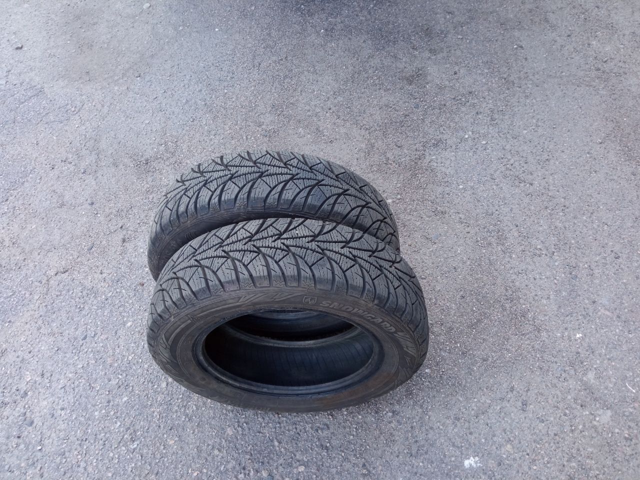 Зимові шини,гума зима
175/65R14
Майже нова, проїздила лише один