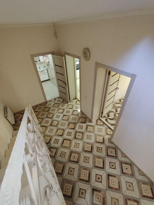 Новый дом рядом с каналом. Торг уместен