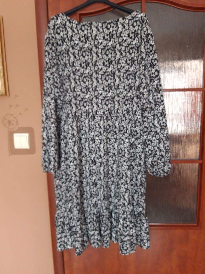 Śliczna midi sukienka plus size rozmiar 50/52/54  7XL