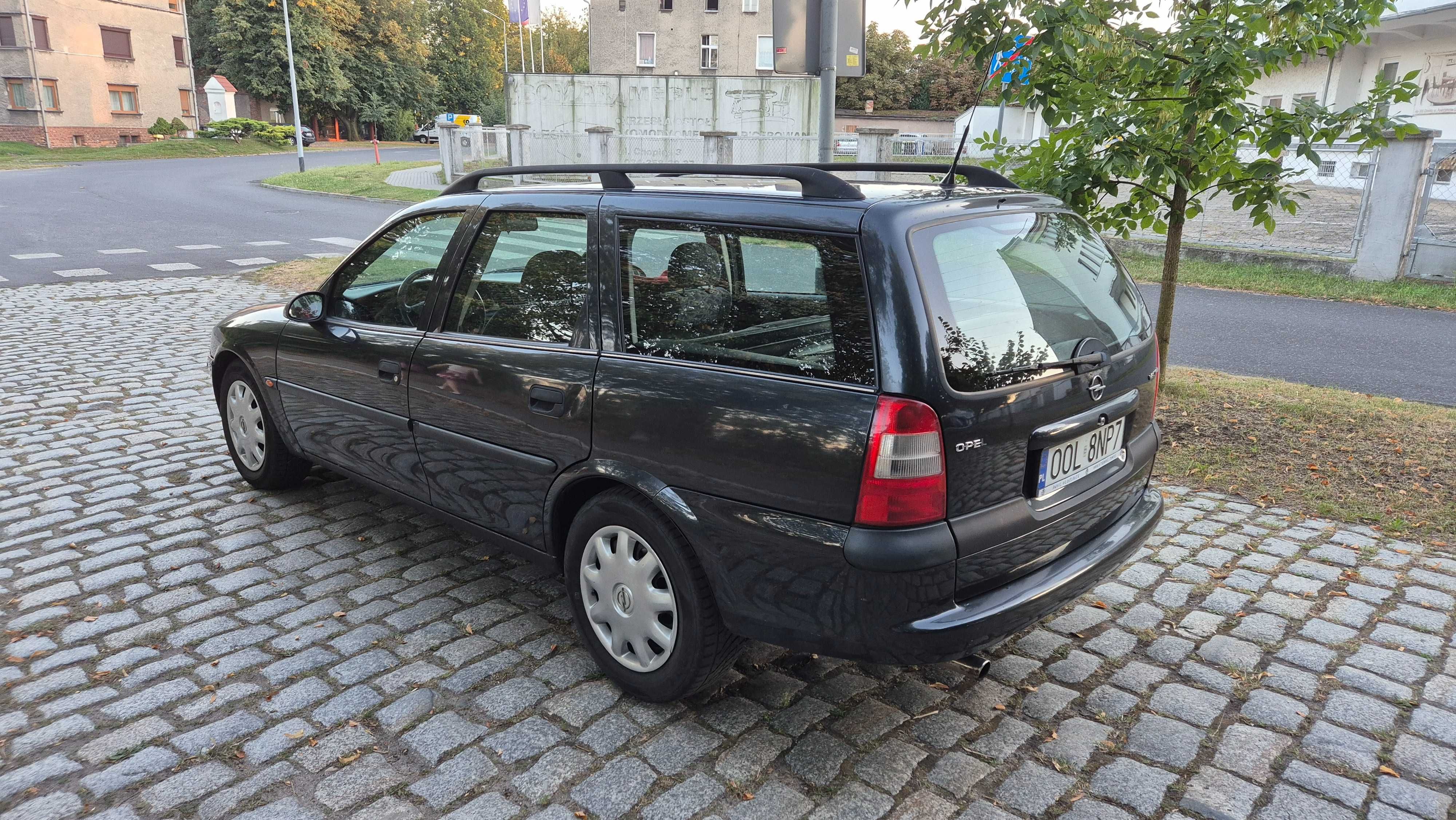 Opel Vectra 1.6 kombi prywatnie