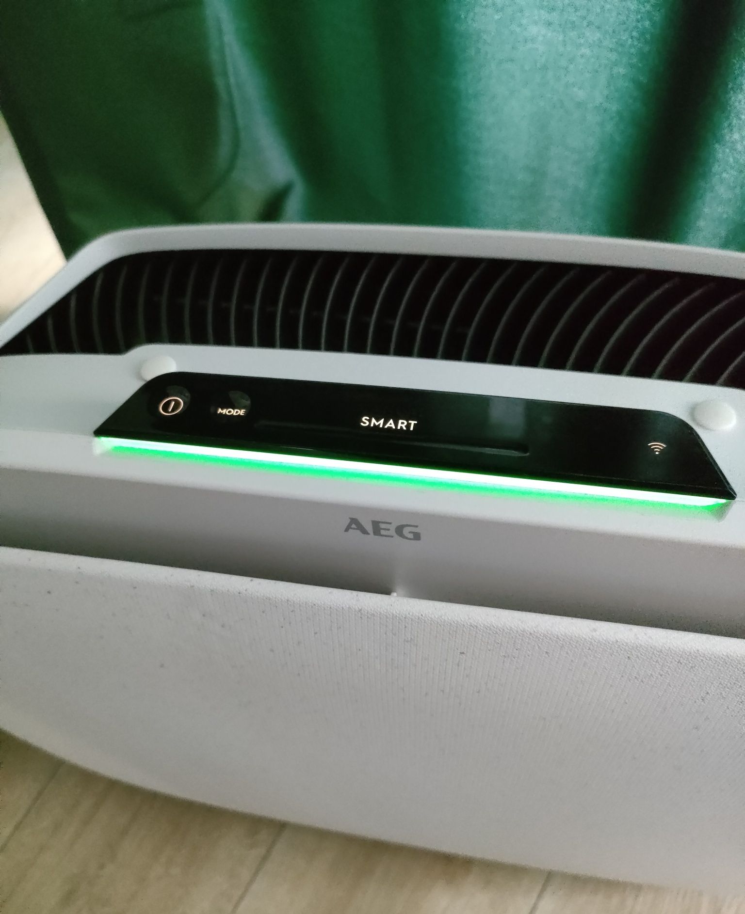 Oczyszczacz powietrza AEG z WiFi miernik PM 1 2.5 10 gwarancja