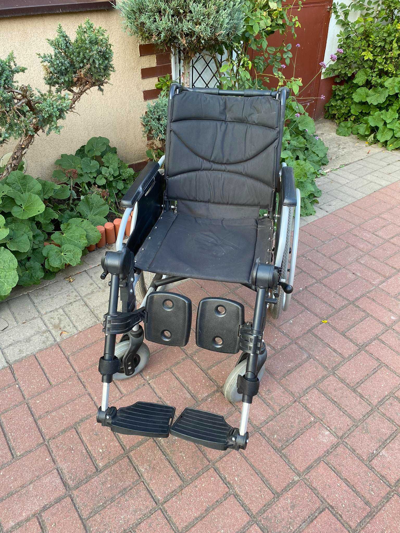 Wózek inwalidzki aluminiowy (składany)