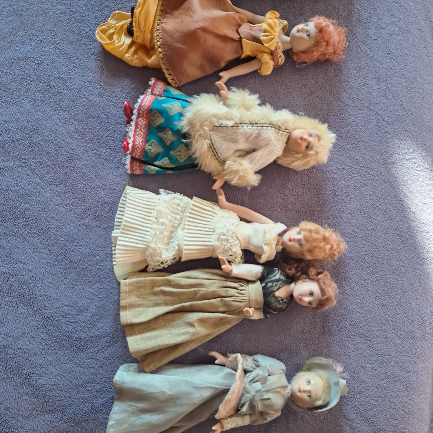 Продам фарфоровые куклы 15шт