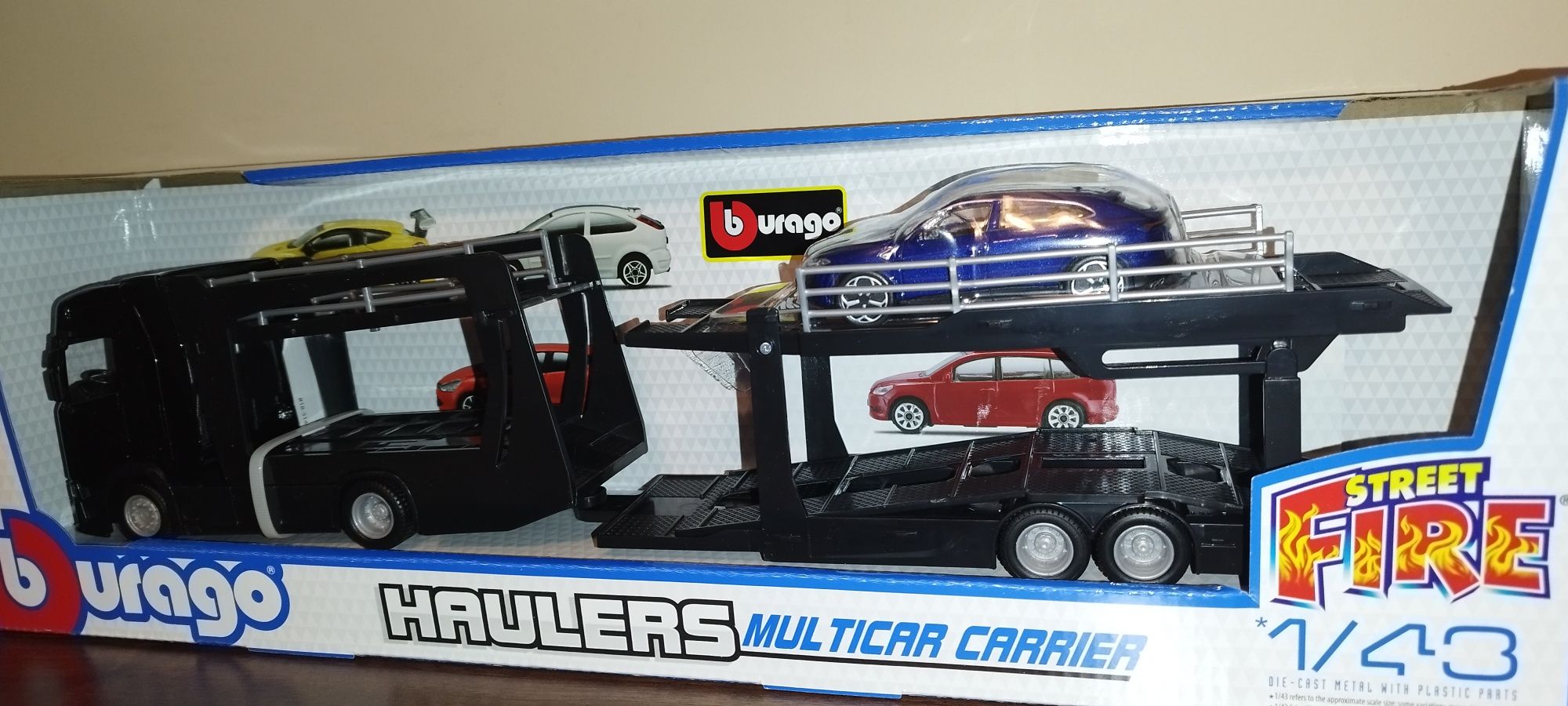 Bburago Street Fire Laweta Scania 770 S Black, skala 1:43 Burago.