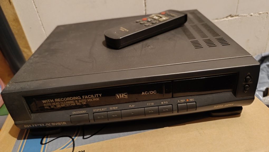 Odtwarzacz VHS Supra