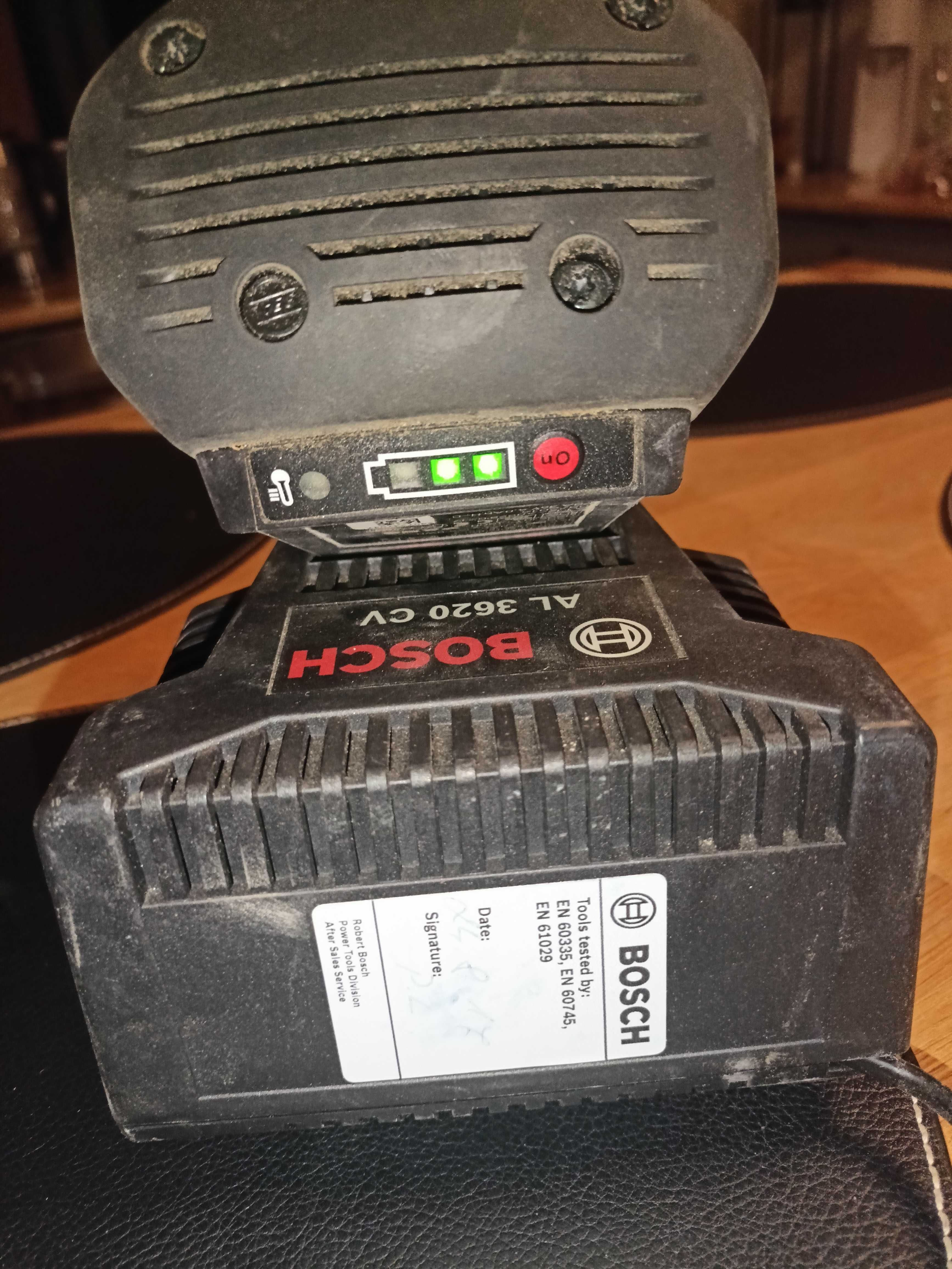 Bosch ładowarka  10.8-36 volt