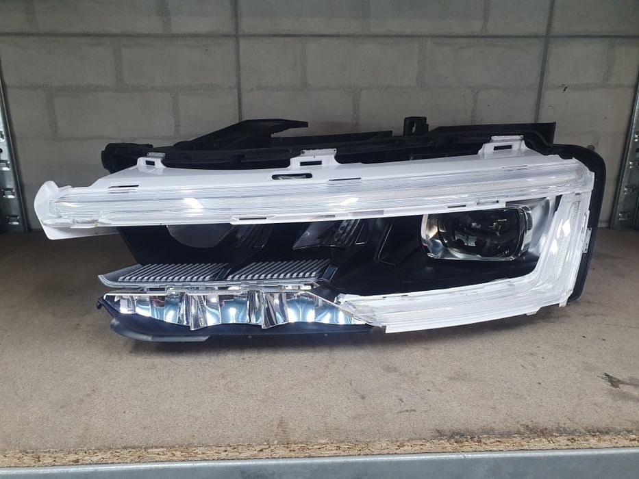 Ремонт фар легкових, вантажних авто та автобусів