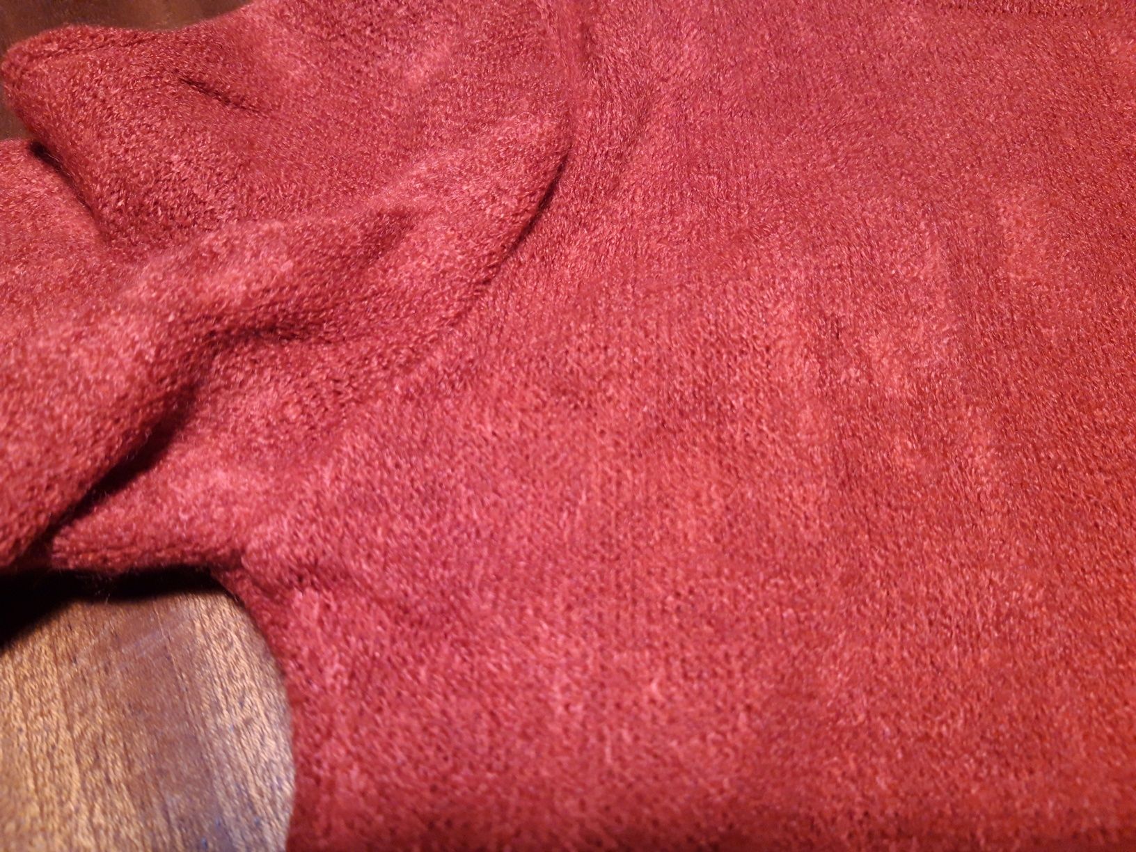 Duas camisolas de cor vermelha (M) - como NOVAS!
