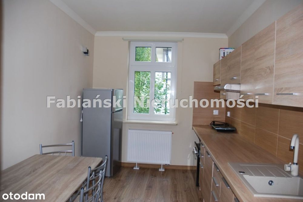 2 pokojowe 65 m2, I piętro, ładne, parking