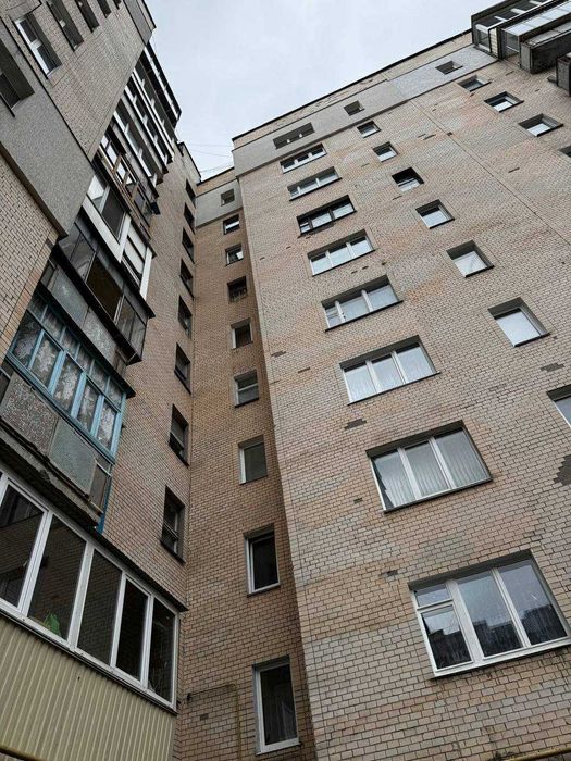 1к квартира, Озерна, вигляд на озеро, меблі, техніка, 38м² цегла 8/10п