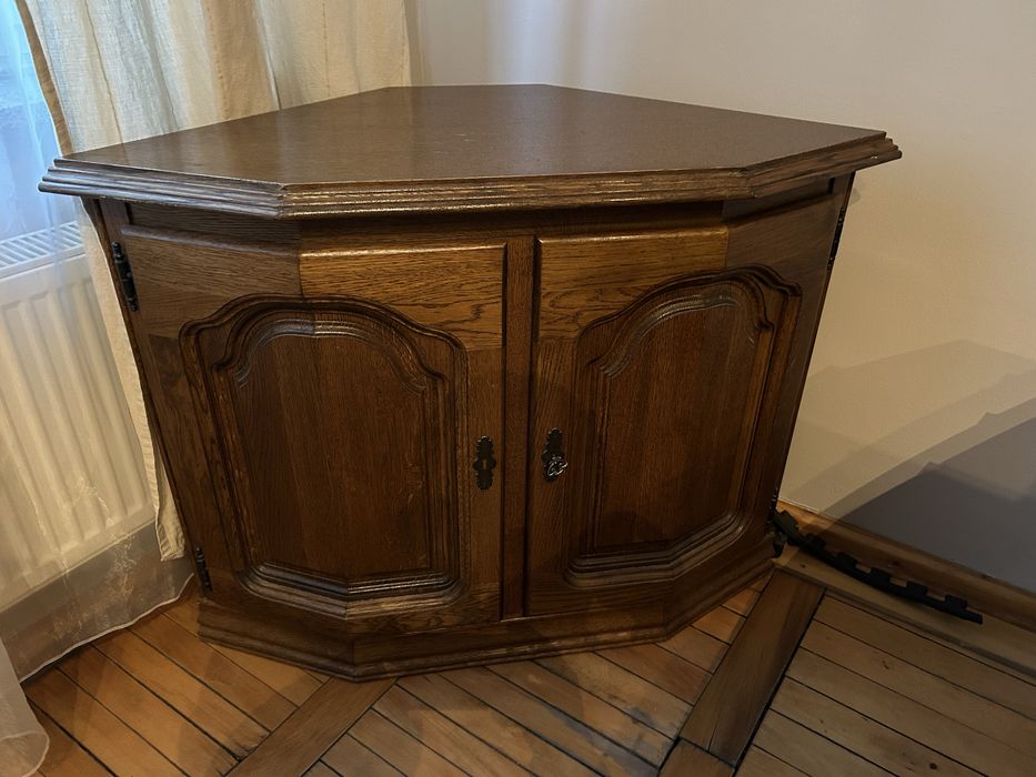 Zestaw starych mebli debowych do salonu