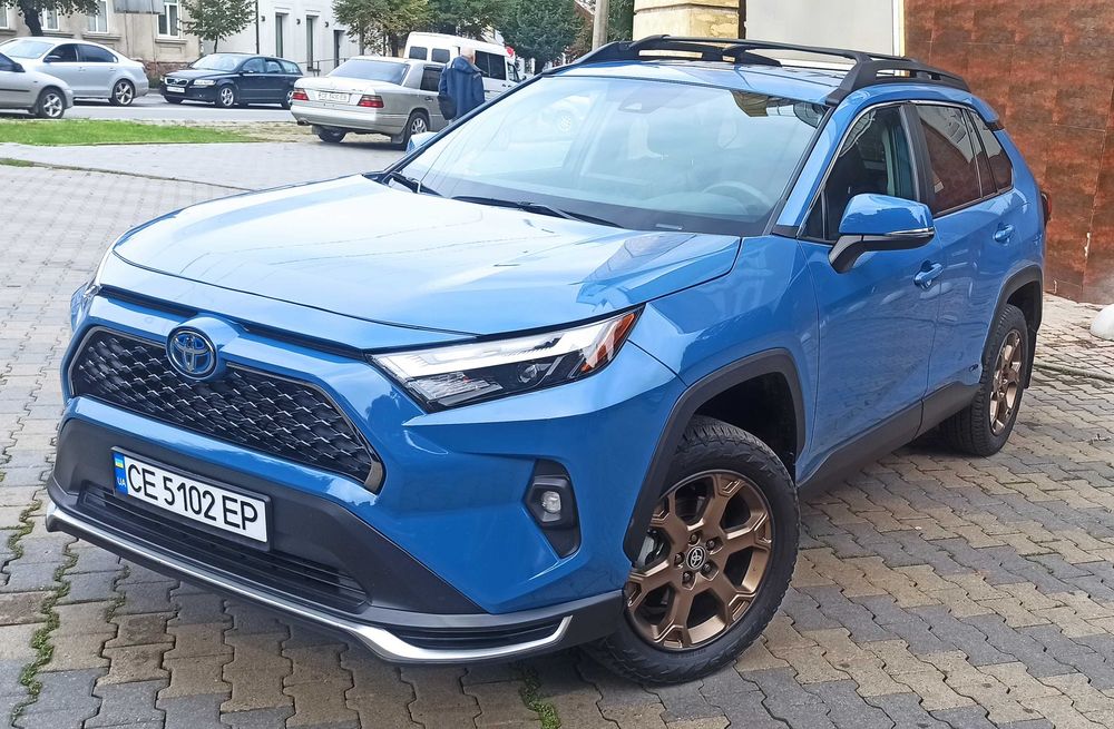 Toyota RAV4 hybrid Woodland edition