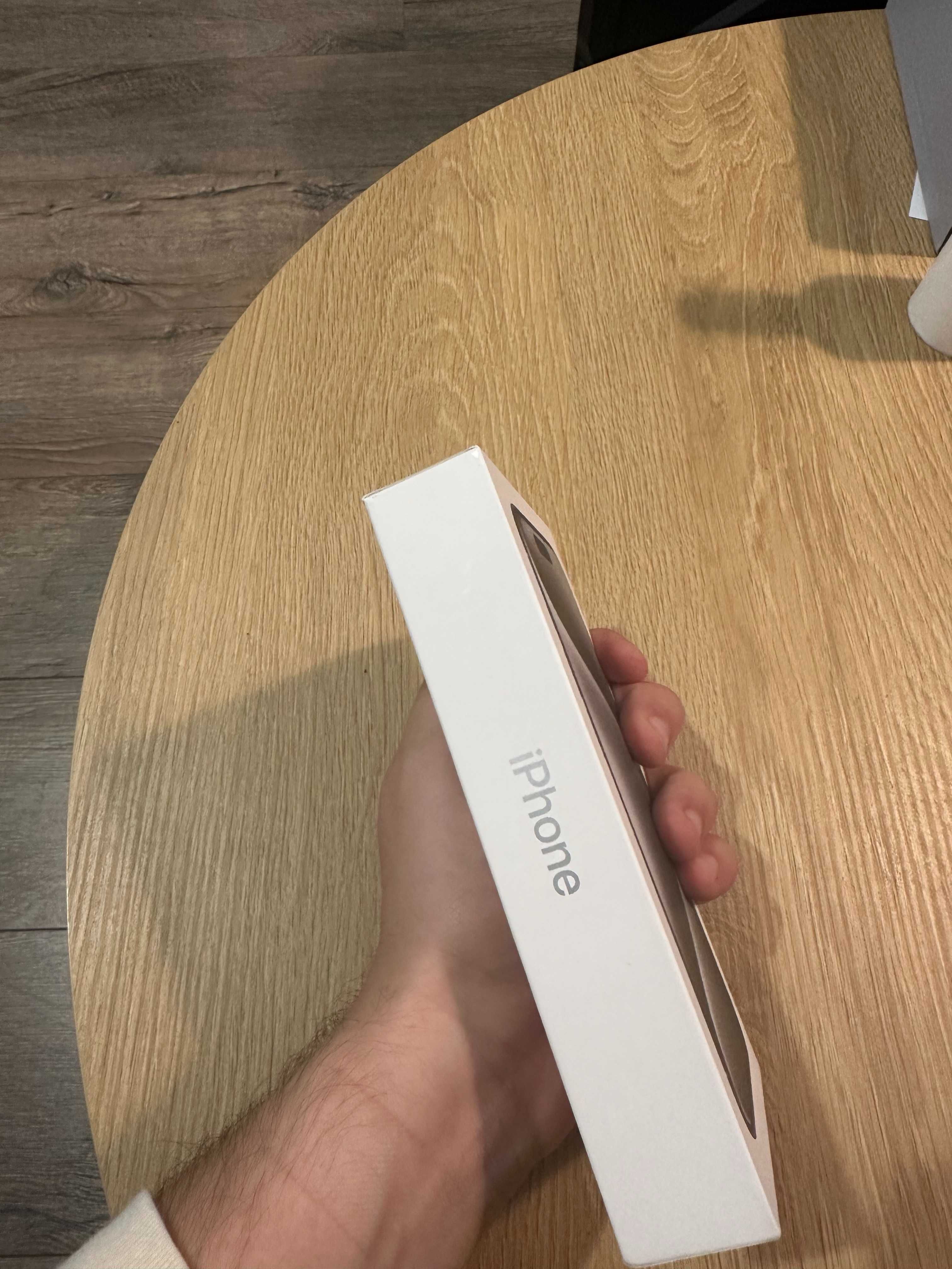 APPLE iPhone 15 Pro 128GB 5G 6.1'' 120Hz Biały Tytan