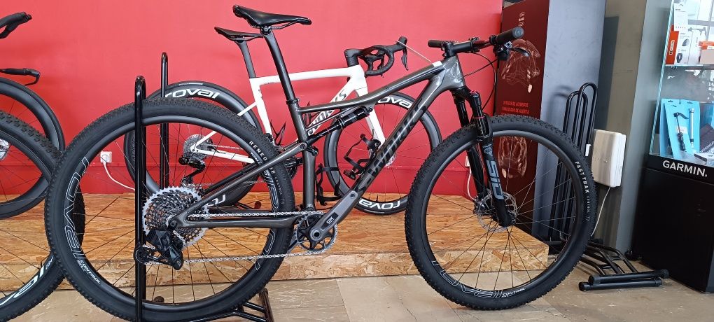 Specialized Epic S-Works M – Pronta para vencer!