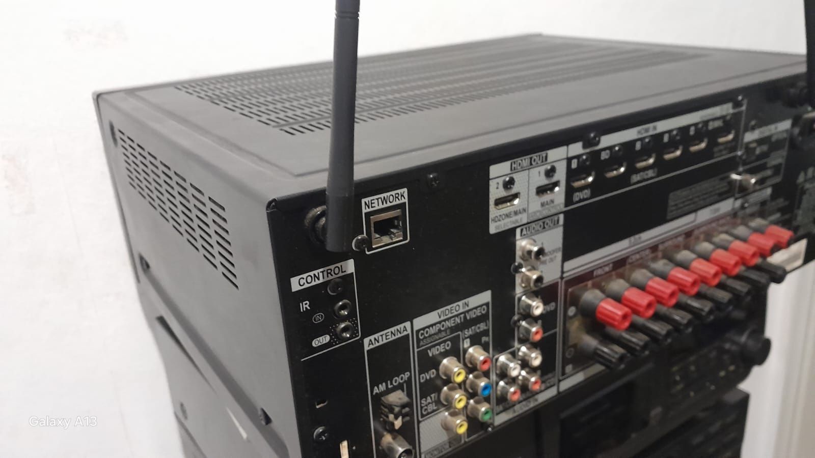 Amplituner kina domowego Pioneer  VSX 930 z pilotem stan bardzo dobry