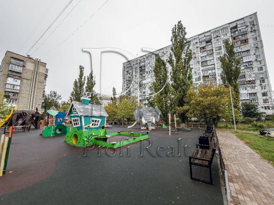 Продаж 2 кімн кварт на березі Дніпра Русанівка/Лівобережна