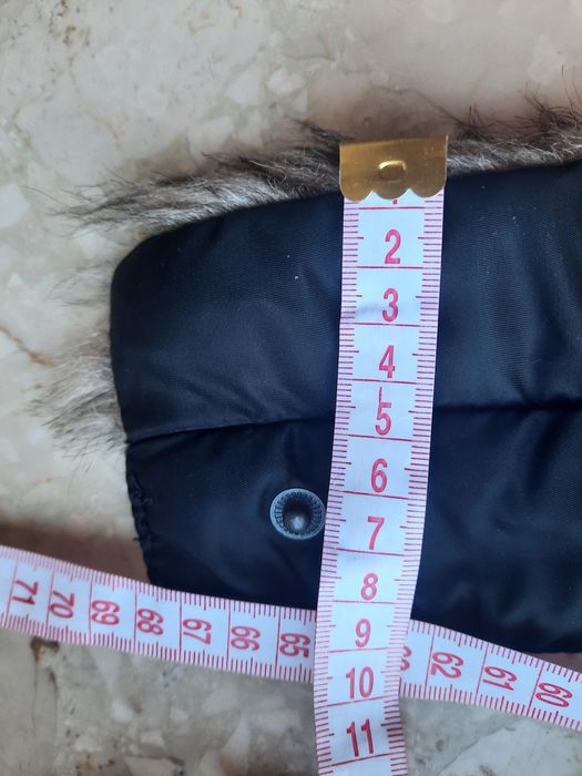 Futrzany kołnierz od kurtki z napami