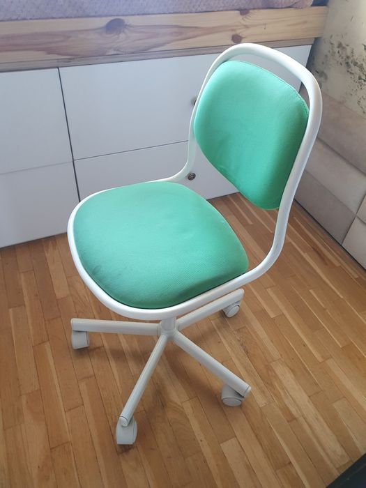 krzesło obrotowe dla dziecka -Ikea