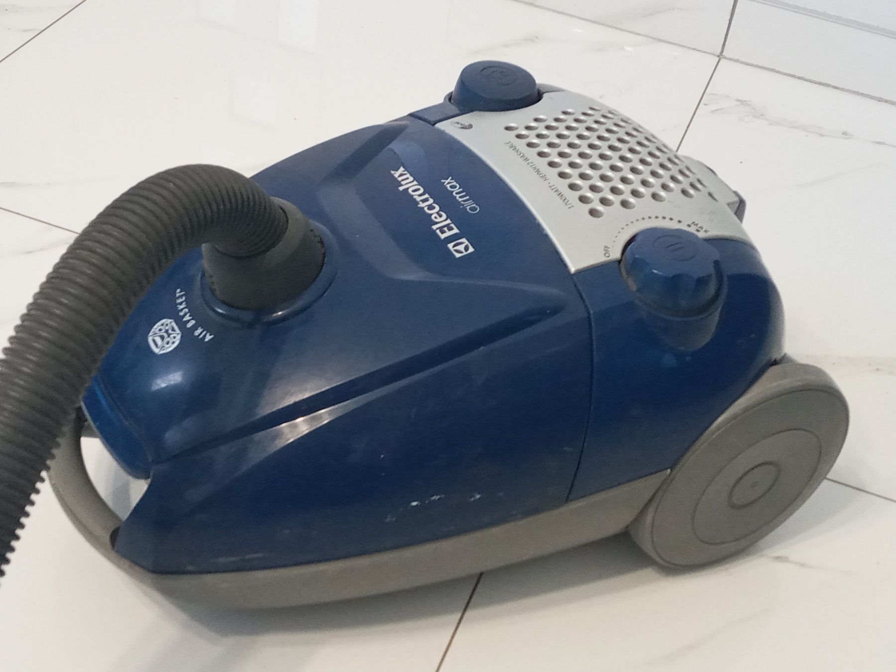 Пилосос Electrolux 1800W