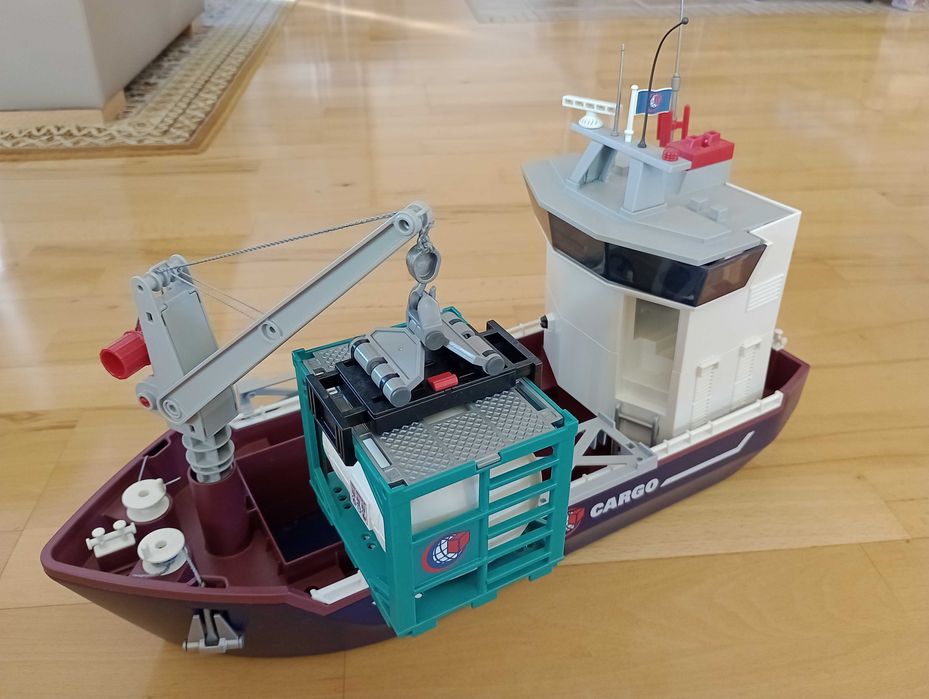 Playmobil City Action 70769 Duży kontenerowiec z łodzią służb celnych