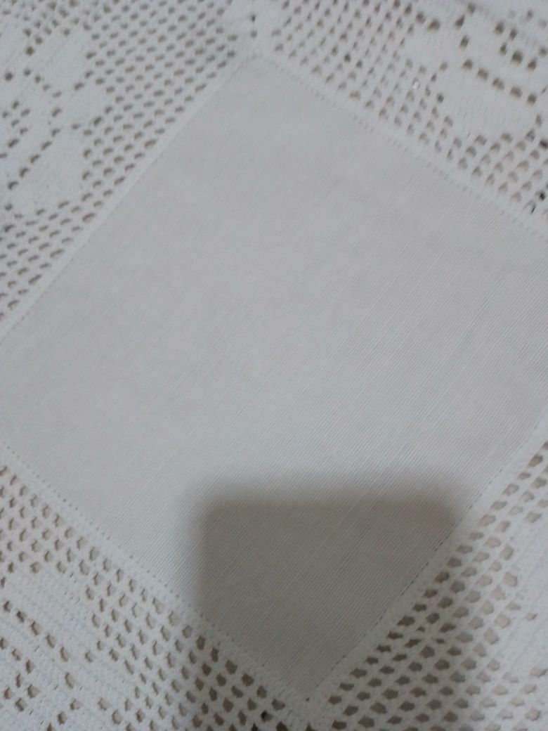 Toalhinha quadrada de linho e renda nova