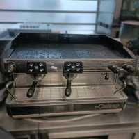 Máquina de café automática La Cimbali M24 com 2 grupos (765x530x500mm)