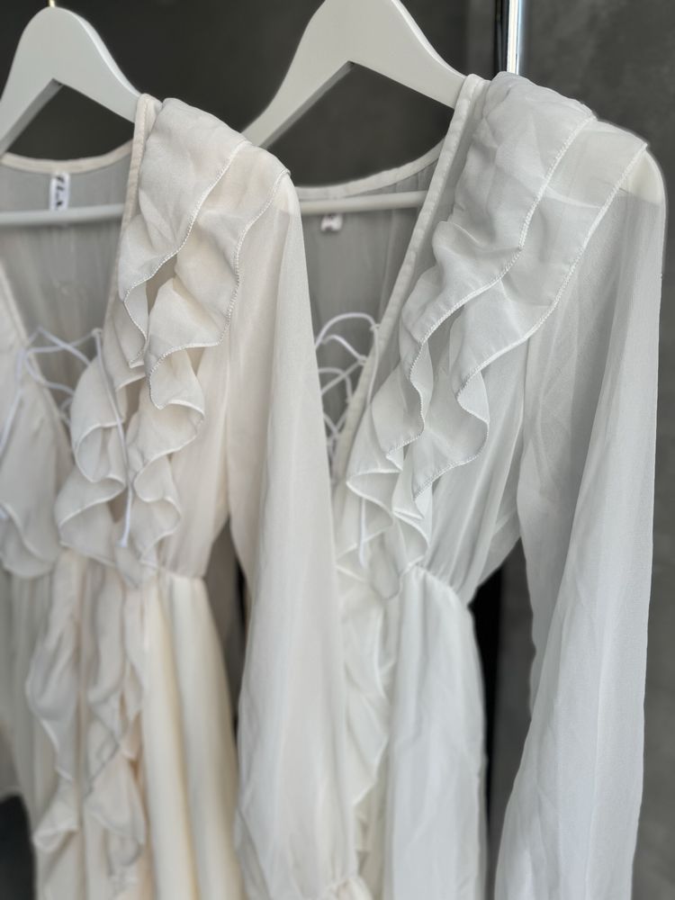 Платье с рюшами оригинал белое сукня