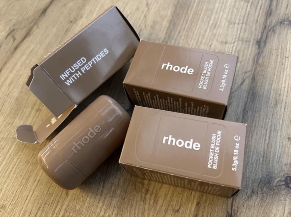 Кремові румʼяна для обличчя род Rhode в асортименті